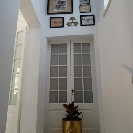펜션 60 Indri Borg Townhouse