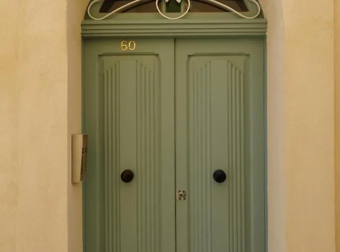 펜션 60 Indri Borg Townhouse 라바트